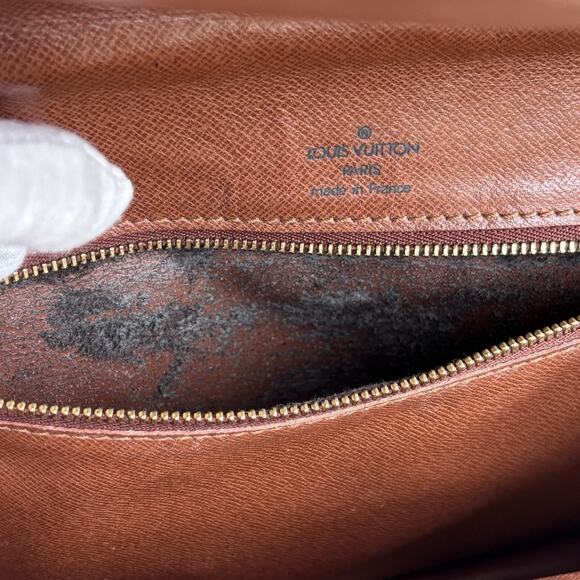 LOUIS VUITTON Monogram Monceau 26 Shoulder Bag W/ Key & Chain. Authenticated - Picture 15 of 16